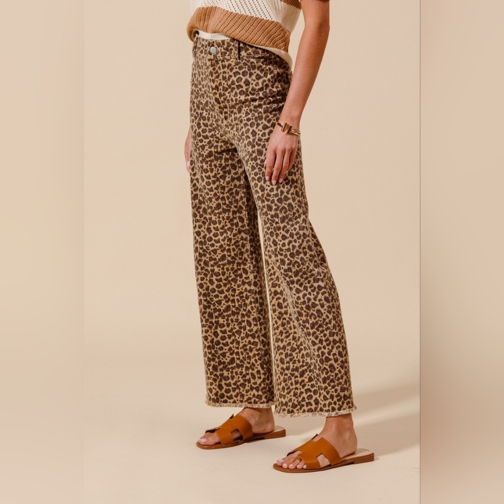 Last Day ♡ SO ME Mid Rise Leopard Twill Frayed Hem Wide Leg Pants - Picture 5 of 9